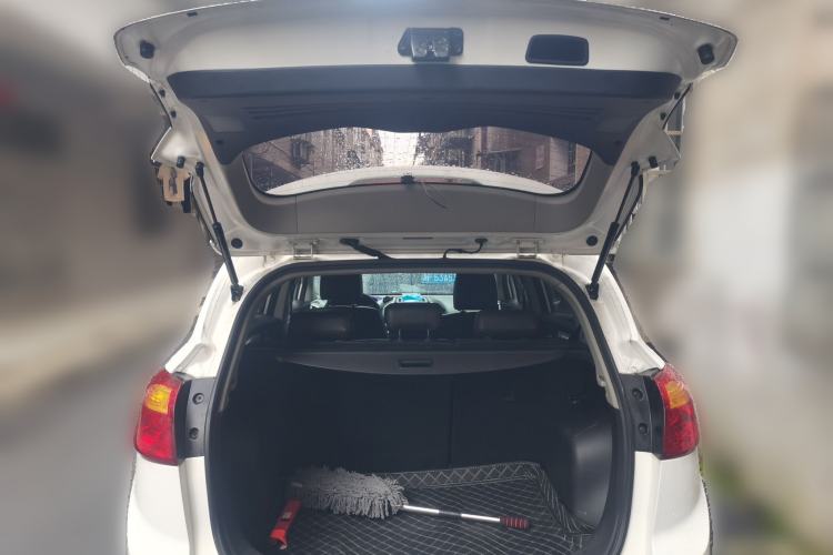 Used JAC Group Refine S3 2016 1.5L CVT Luxury Smart Version Trunk