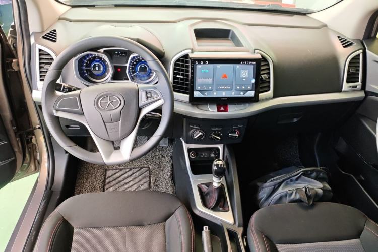 Used JAC Group Refine S3 2016 1.5L Manual Luxury Model Center Console