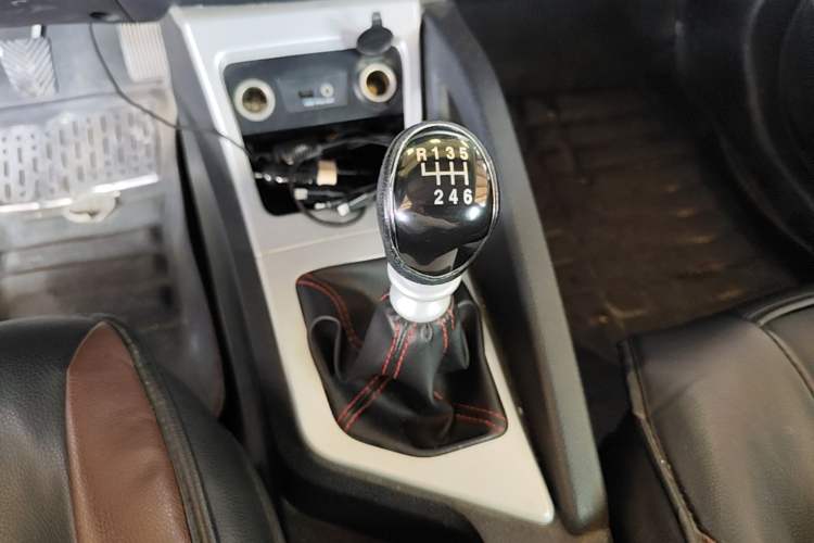 Used JAC Group Refine S3 2016 1.5L Manual Luxury Smart Version Gear Lever