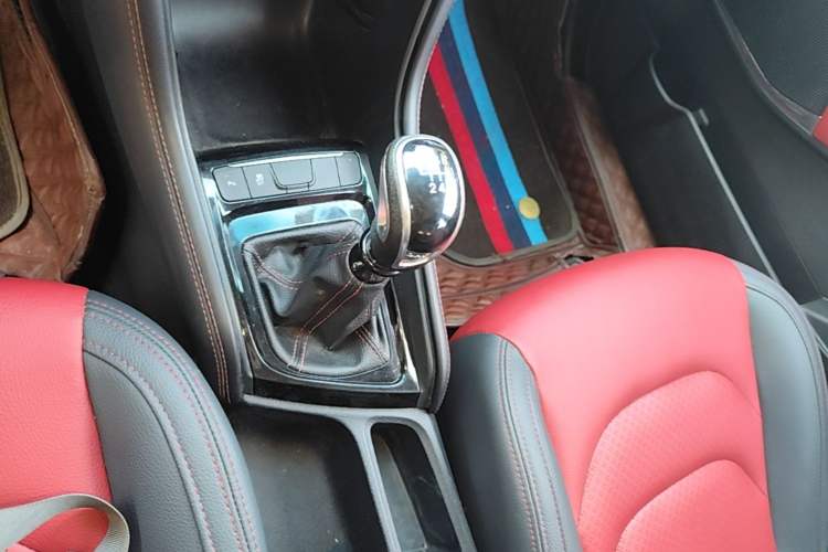 Used JAC Group Refine S3 2017 1.6L Manual Luxury Smart Model Gear Lever