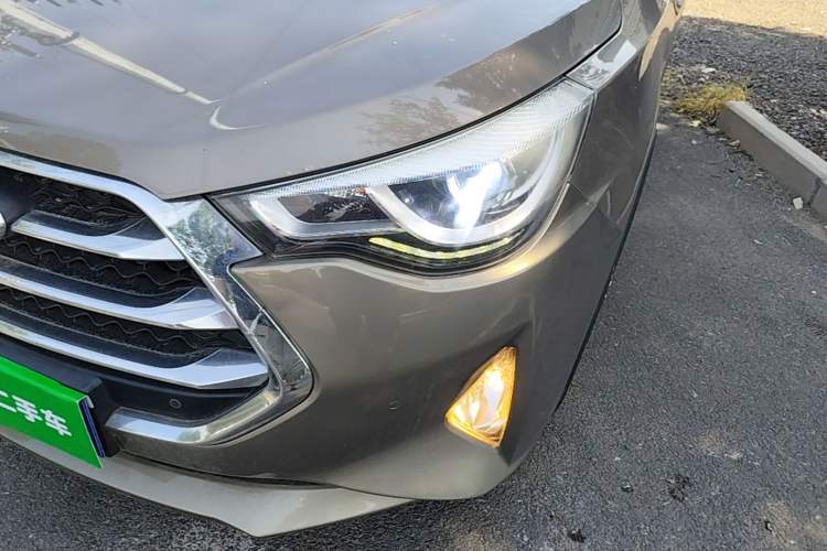 Used JAC Group Refine S3 2017 1.6L Manual Luxury Smart Model Left Front Headlight