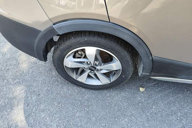 Used JAC Group Refine S3 2017 1.6L Manual Luxury Smart Model Right Rear Wheel Hub