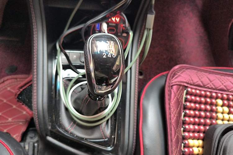 Used JAC Group Refine S3 2017 1.5L Manual Luxury Smart Model Gear Lever