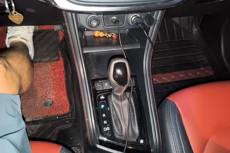 Used JAC Group Refine S3 2017 1.6L CVT Luxury Smart Model Gear Lever