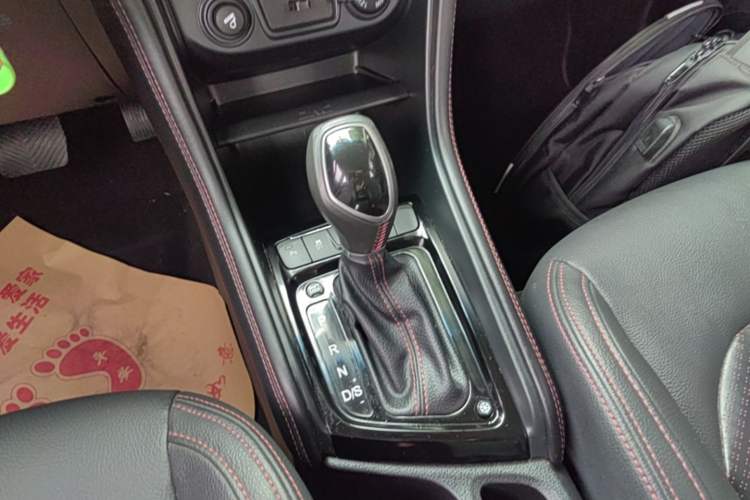 Used JAC Group Refine S3 2017 1.6L CVT Luxury Smart Model Gear Lever