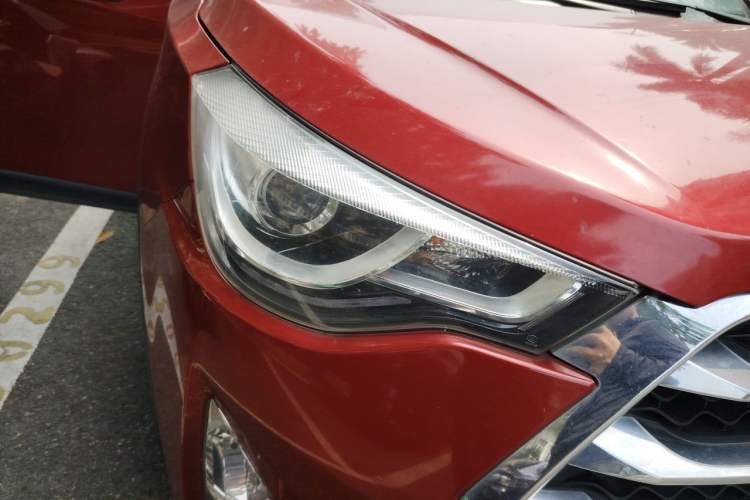 Used JAC Group Refine S3 2017 1.6L CVT Smart Connect Model Right Front Headlight