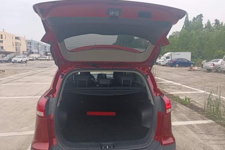 Used JAC Group Refine S3 2017 1.6L CVT Luxury Smart Model Trunk