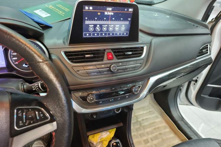 Used JAC Group Refine S3 2017 1.6L CVT Luxury Smart Model Audio And AC Panel