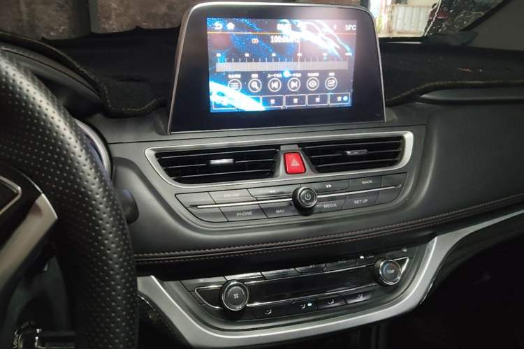 Used JAC Group Refine S3 2017 1.5L Manual Luxury Smart Model Audio And AC Panel