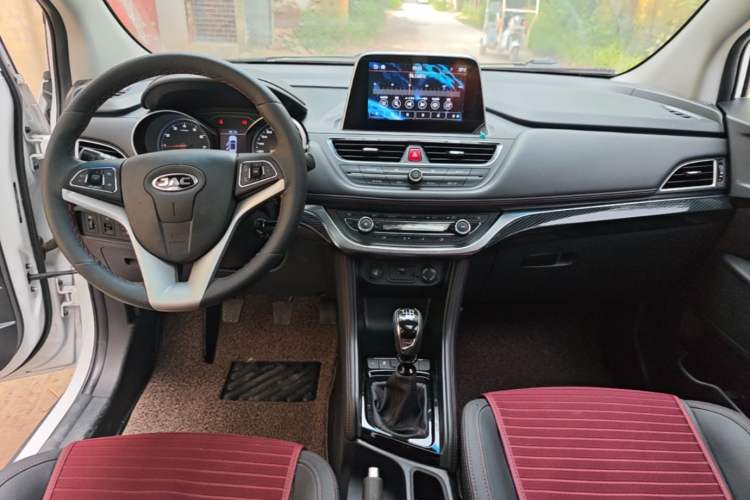 Used JAC Group Refine S3 2017 1.6L Manual Luxury Smart Model Center Console