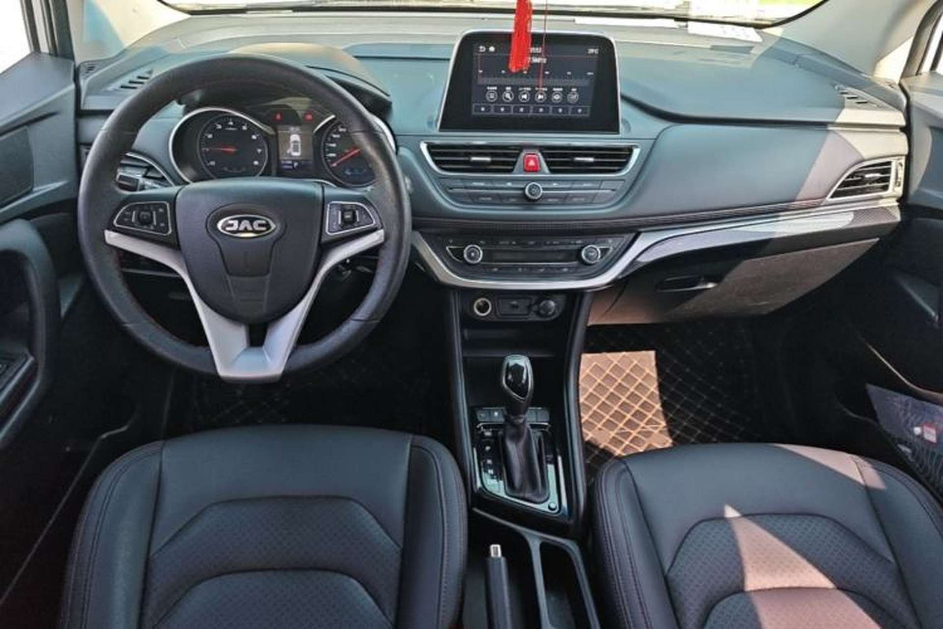 Used JAC Group Refine S3 2017 1.6L CVT Luxury Smart Model Center Console