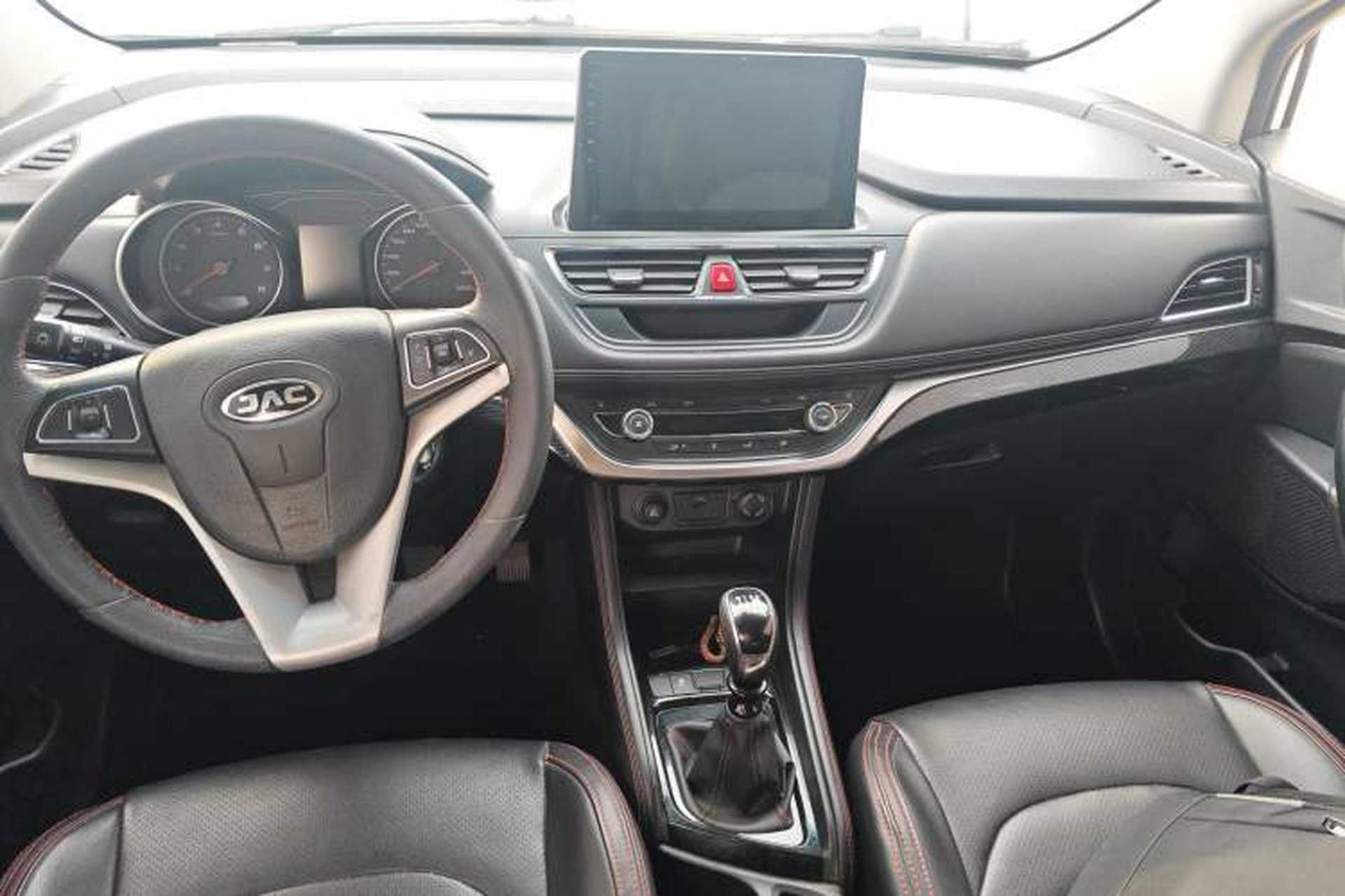 Used JAC Group Refine S3 2017 1.5L Manual Luxury Model Center Console