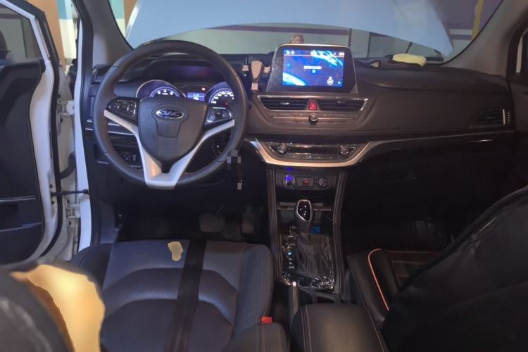 Used JAC Group Refine S3 2017 1.6L CVT Luxury Smart Model Center Console