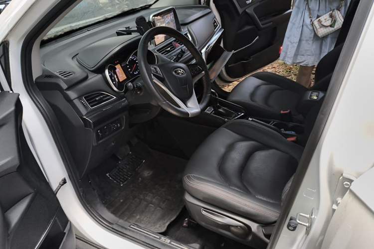 Used JAC Group Refine S3 2017 1.6L CVT Smart Connect Model Driver Seat