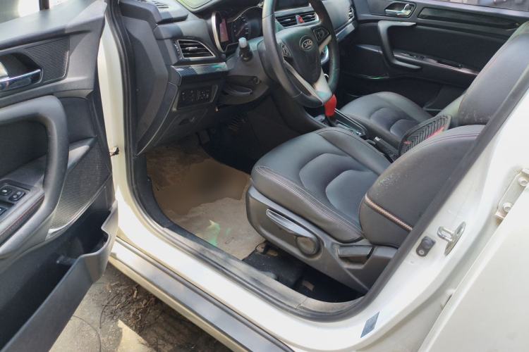 Used JAC Group Refine S3 2017 1.6L CVT Luxury Smart Model Driver Seat