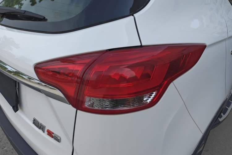 Used JAC Group Refine S3 2017 1.5L Manual Luxury Model Exterior 3