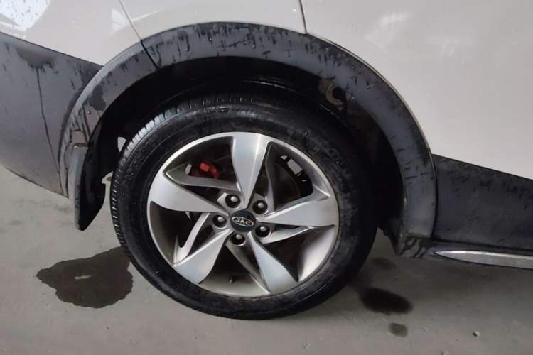 Used JAC Group Refine S3 2017 1.5L Manual Luxury Smart Model Exterior 5