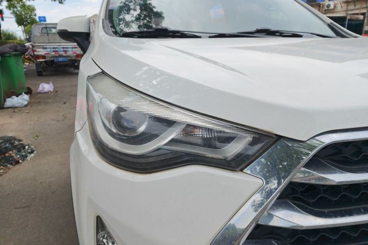 Used JAC Group Refine S3 2017 1.5L Manual Luxury Smart Model Exterior 6
