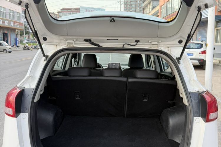 Used JAC Group Refine S3 2017 1.5L Manual Luxury Smart Model Exterior 8