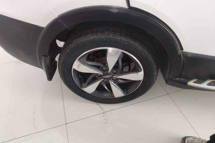 Used JAC Group Refine S3 2017 1.5L Manual Luxury Smart Model Exterior 8
