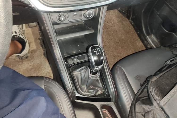 Used JAC Group Refine S3 2017 1.5L Manual Luxury Smart Model Gear Lever