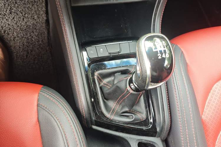 Used JAC Group Refine S3 2017 1.5L Manual Luxury Smart Model Gear Lever