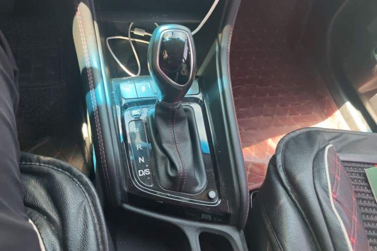 Used JAC Group Refine S3 2017 1.6L CVT Luxury Smart Model Gear Lever