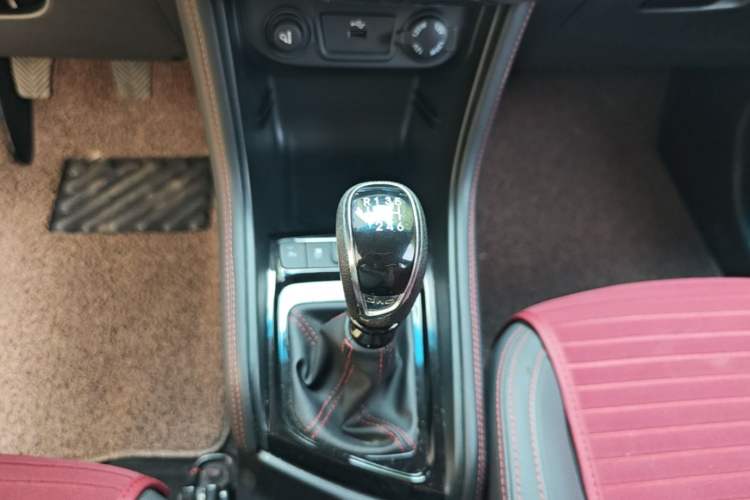 Used JAC Group Refine S3 2017 1.6L Manual Luxury Smart Model Gear Lever