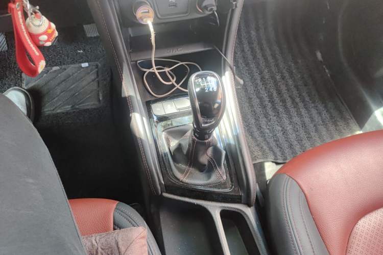 Used JAC Group Refine S3 2017 1.5L Manual Luxury Smart Model Gear Lever