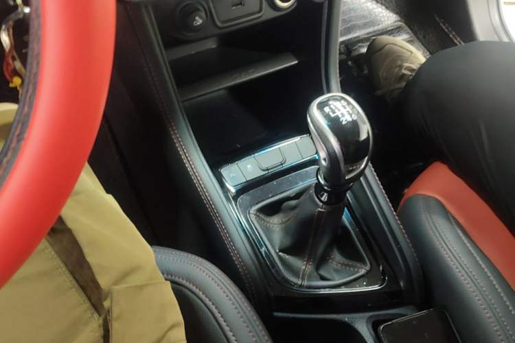 Used JAC Group Refine S3 2017 1.5L Manual Luxury Smart Model Gear Lever