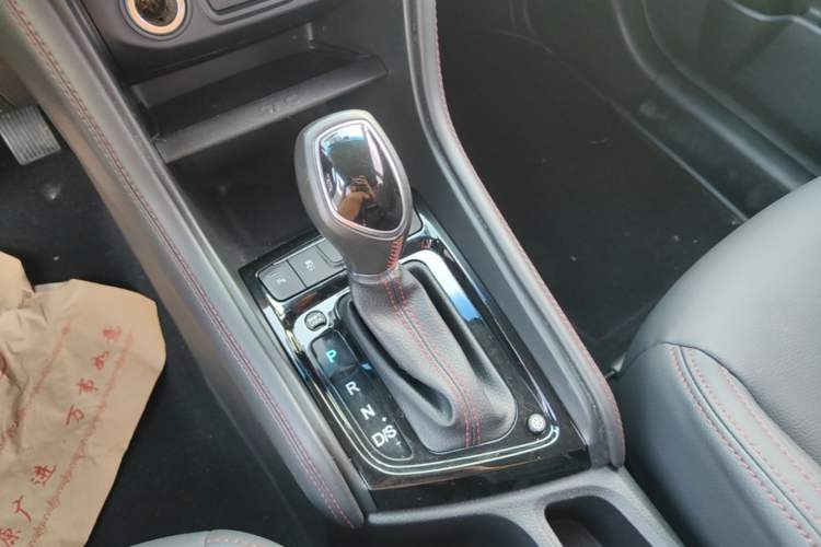 Used JAC Group Refine S3 2017 1.6L CVT Luxury Smart Model Gear Lever