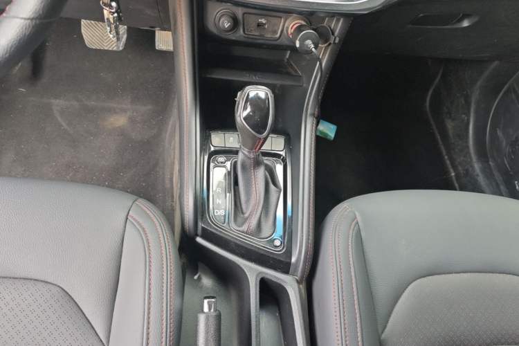 Used JAC Group Refine S3 2017 1.6L CVT Luxury Smart Model Gear Lever