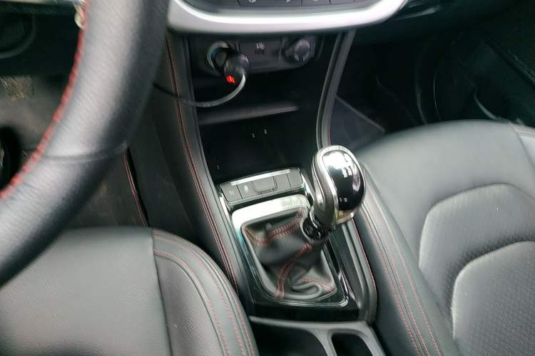 Used JAC Group Refine S3 2017 1.5L Manual Luxury Smart Model Gear Lever