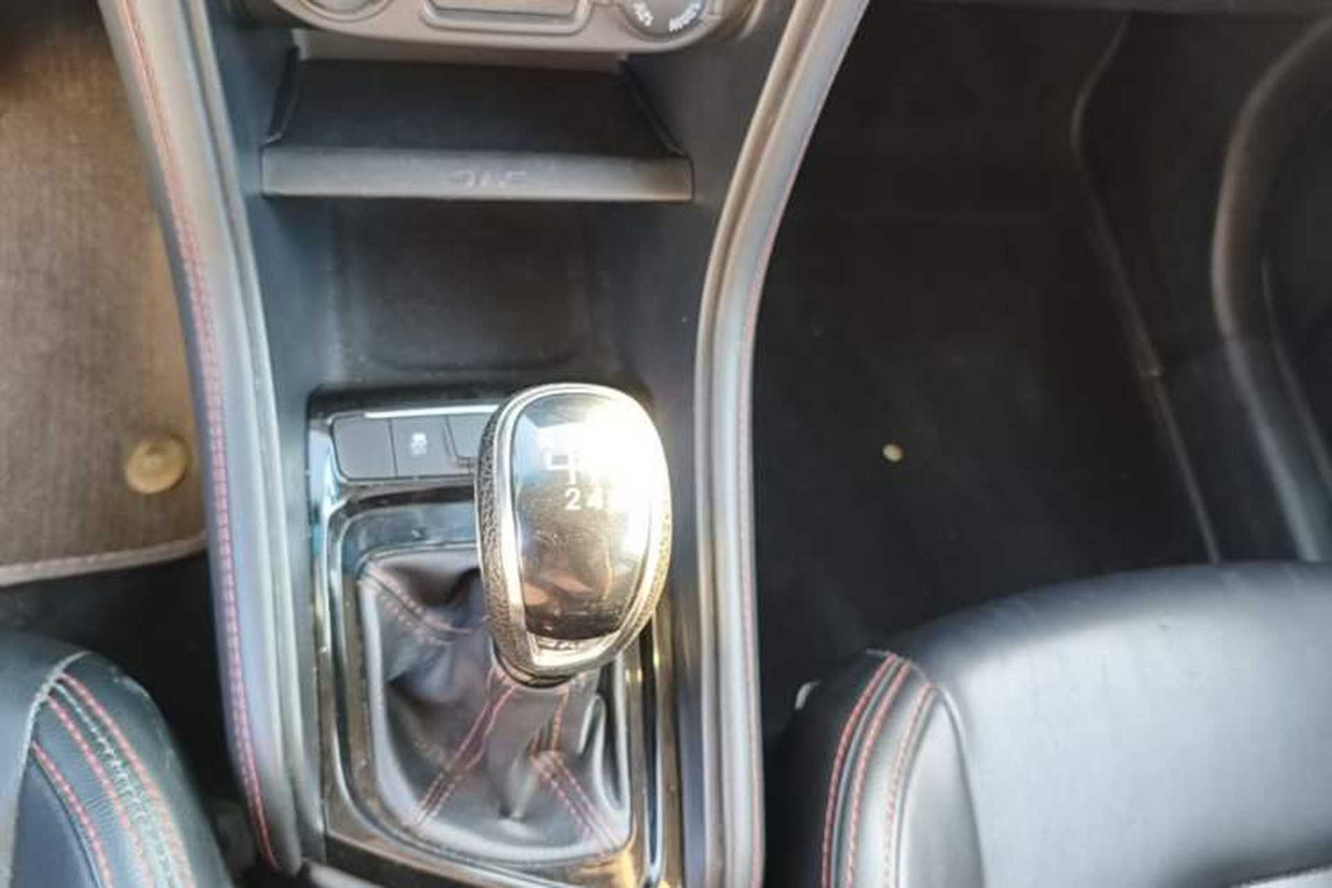 Used JAC Group Refine S3 2017 1.6L Manual Luxury Model Gear Lever