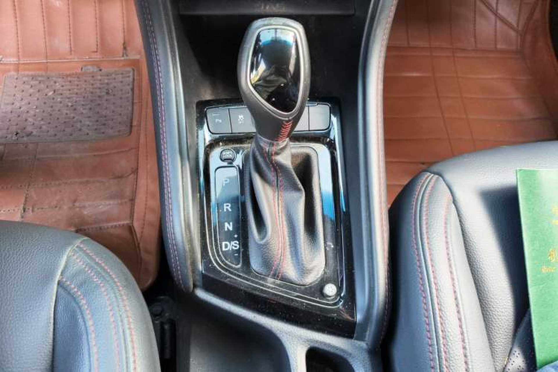 Used JAC Group Refine S3 2017 1.6L CVT Luxury Smart Model Gear Lever