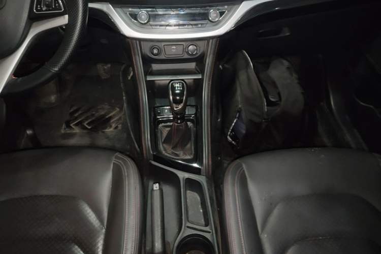 Used JAC Group Refine S3 2017 1.5L Manual Luxury Smart Model Gear Lever