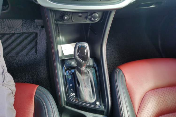 Used JAC Group Refine S3 2017 1.6L CVT Luxury Smart Model Gear Lever