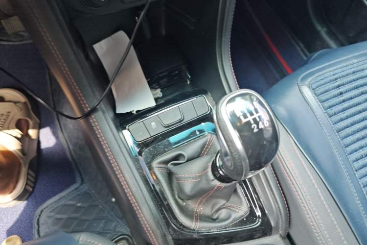 Used JAC Group Refine S3 2017 1.5L Manual Luxury Smart Model Gear Lever
