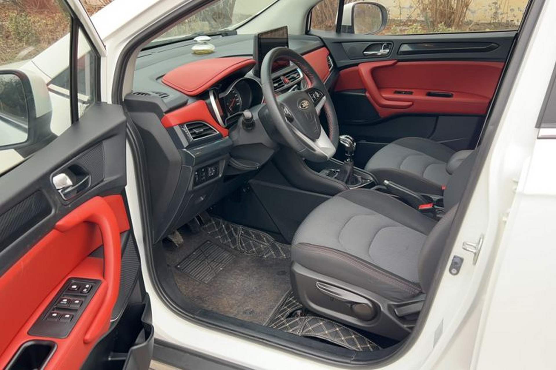 Used JAC Group Refine S3 2017 1.5L Manual Luxury Model Interior 1