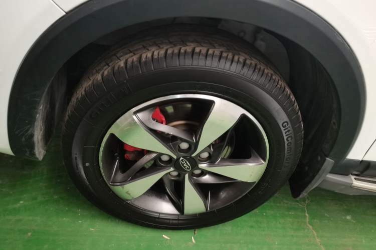 Used JAC Group Refine S3 2017 1.5L Manual Luxury Smart Model Left Front Wheel Hub