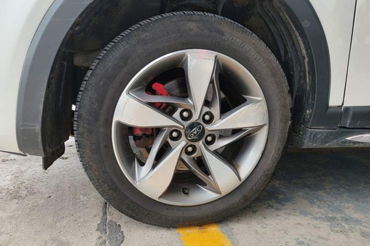 Used JAC Group Refine S3 2017 1.5L Manual Luxury Smart Model Left Front Wheel Hub