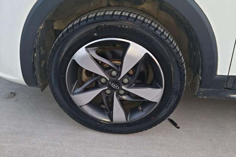 Used JAC Group Refine S3 2017 1.5L Manual Luxury Smart Model Left Front Wheel Hub