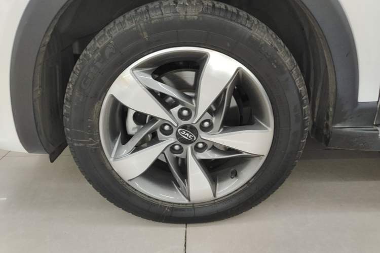 Used JAC Group Refine S3 2017 1.6L CVT Luxury Smart Model Left Front Wheel Hub