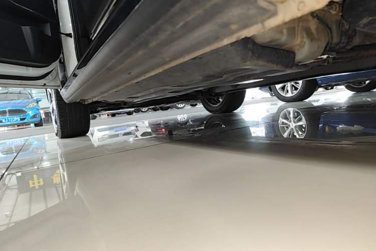 Used JAC Group Refine S3 2017 1.5L Manual Luxury Smart Model Left Side Sill