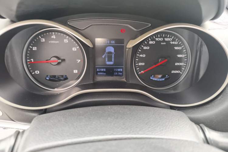 Used JAC Group Refine S3 2017 1.6L Manual Luxury Smart Model Odometer Close Up
