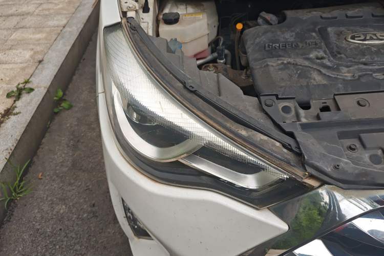 Used JAC Group Refine S3 2017 1.5L Manual Luxury Smart Model Right Front Headlight