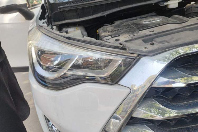 Used JAC Group Refine S3 2017 1.5L Manual Luxury Smart Model Right Front Headlight