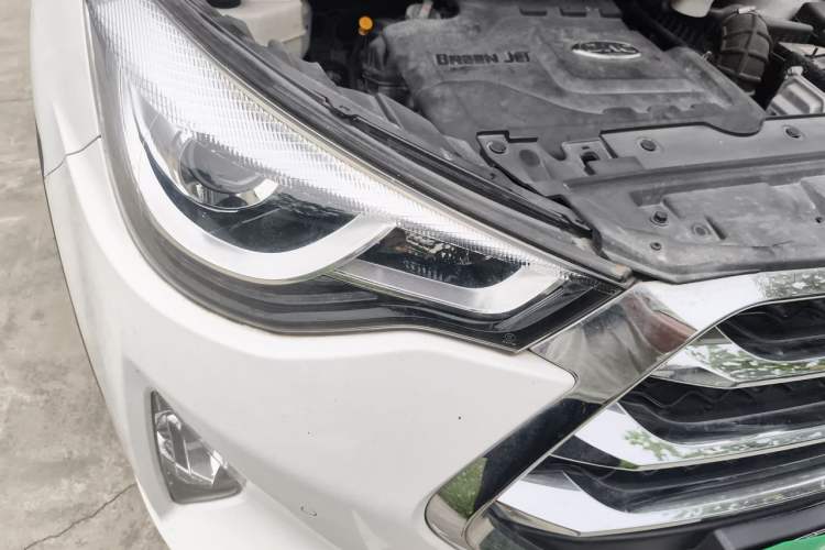 Used JAC Group Refine S3 2017 1.6L Manual Luxury Smart Model Right Front Headlight