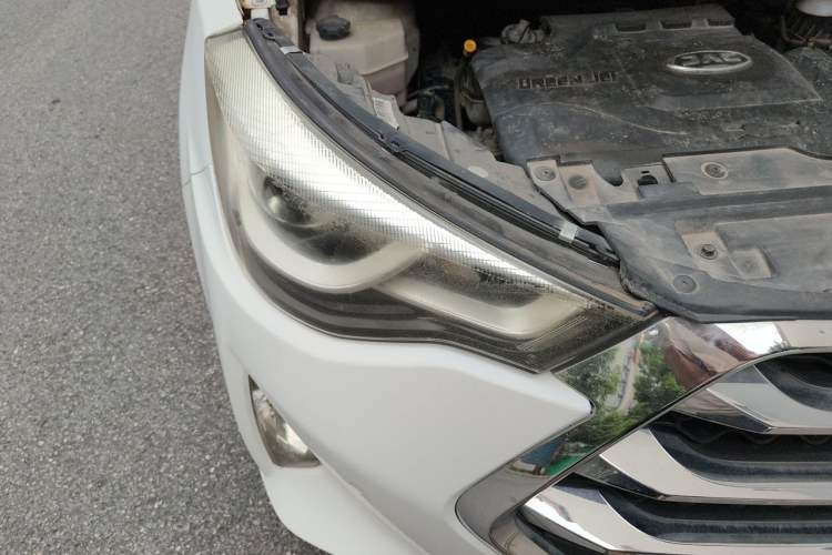 Used JAC Group Refine S3 2017 1.6L CVT Luxury Smart Model Right Front Headlight