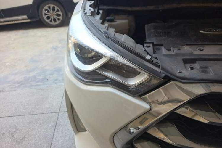Used JAC Group Refine S3 2017 1.6L Manual Luxury Smart Model Right Front Headlight